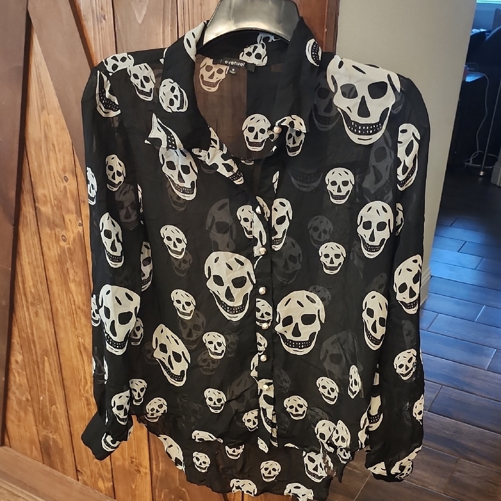 Black Skull Print Woman's Top